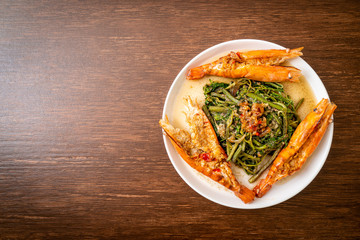  Stir-fried water mimosa with river prawns