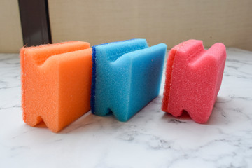 Colorful cleaning sponges, 3 pieces, for cleanliness and order in the house