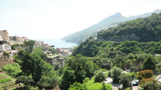 un giro per il lungomare di cetera.