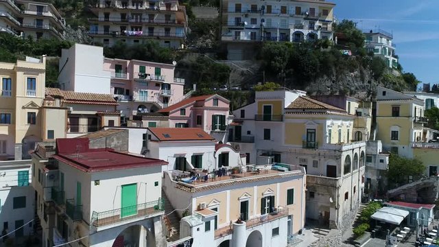 un giro per il lungomare di cetera.
