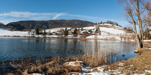 Panorama Lac de la Thuile en hiver - Savoie 