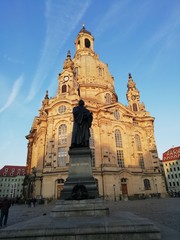 Kościół Marii Panny w Dreźnie + pomnik Marcina Lutra - obrazy, fototapety, plakaty