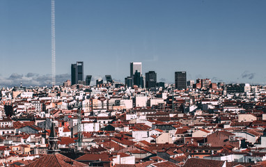 Naklejka premium paisaje urbano desde las alturas de toda la ciudad de Madrid