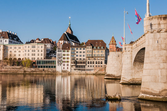 Basel, Rhein, Martinskirche, Kirche, Altstadt, Rheinbr&uuml;cke, Rheinsprung, Stadt, Altstadth&auml;user, Rheinufer, Fr&uuml;hling, Grossbasel, Kleinbasel, Morgenstimmung, Schweiz