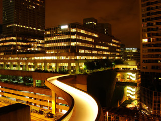 Fototapeta na wymiar Modern architecture at night