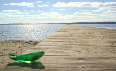 Drewniany pomost © Ariel