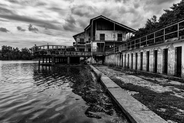 Obraz premium An abandoned hotel somewhere in Italy