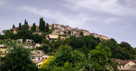 Fototapeta na wymiar Wunderschöner Blick von der Stadt La-Colle-sur-Loup, Côte d’Azur, Frankreich