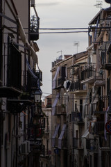 Fototapeta na wymiar getting lost in the streets of Palermo