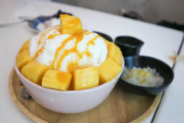 shave ice, shaved ice or snowflake ice with mango
