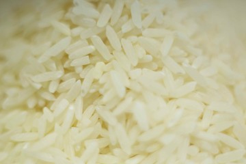uncooked dry rice