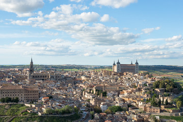 Fototapeta na wymiar Toledo / Spain. 04/24/2016.Panoramic view of the city of Toledo