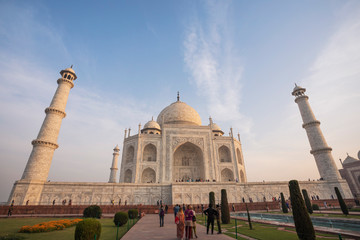 Fototapeta premium Sunrise over Taj Mahal