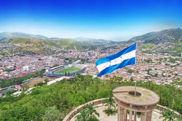 Bandera de Honduras y ciudad de Tegucigalpa