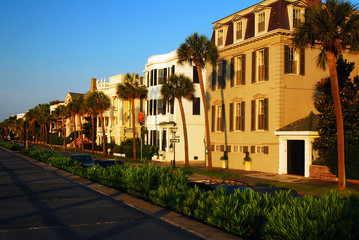 Fototapeta na wymiar Stately Antebellum Homes Along East Battery in Charleston