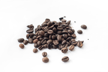 Fototapeta na wymiar coffee beans on white background