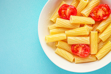pasta with tomatoes ready to eat healthy food
Tortiglioni and tomato sauce (Italian main course Maccheroni, Rigatoni) menu concept. food background. top view. copy space for text