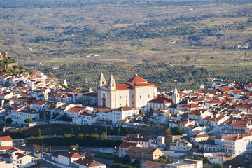 Obraz premium Castelo de Vide church in Alentejo, Portugal from Serra de Sao Mamede mountains