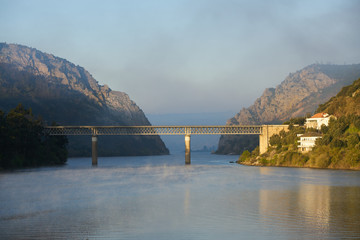 Obraz premium Portas de Rodao landscape in Vila Velha de Rodao with a beautiful bridge at sunrise, in Portugal