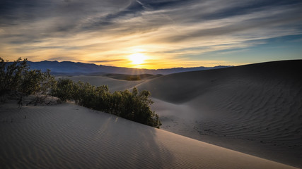 sunrise over desert beautiful morning sunrise sand dunes death valley mesquite sand dunes