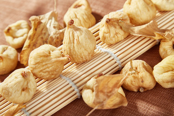 Dried figs