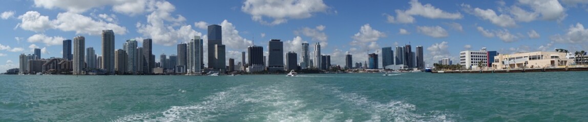Fototapeta premium FLORIDA - MIAMI - OVERVIEW FROM THE SEA