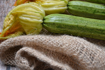 zucchine ortaggi freschi