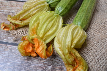 zucchine ortaggi freschi