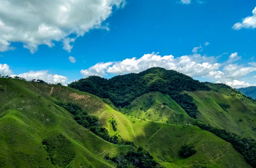 paisaje montañoso en colombia