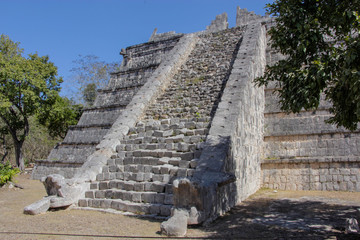 chichen itza pyramid