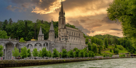 view of the basilica of Lourdes, France - obrazy, fototapety, plakaty