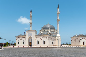 Fototapeta na wymiar Abdulhamid II Khan Mosque (Turkish Mosque) build from Turkey - Largest mosque in Djibouti, East Africa