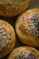 świeże chrupiące domowe bułeczki