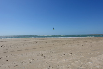 Fototapeta na wymiar Playa de Cádiz. Rota. Kitesurf