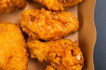fried chicken wings with sauce