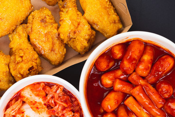 fried chicken wings tokpokki kimchi