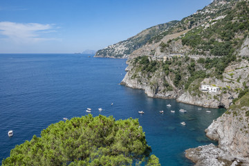 Fototapeta na wymiar Panorama della Costiera Amalfitana e le isole dei Galli