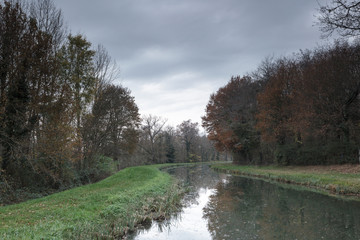 Fototapeta na wymiar The Canal du Berry in France.