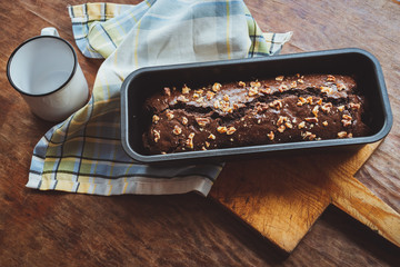 Brownie de algarroba, nueces y arándanos.