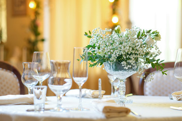 wedding decor, interior banquet hall, bouquets