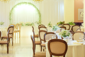 wedding decor, interior banquet hall, bouquets