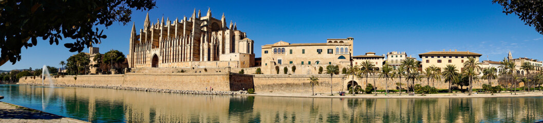 Fototapeta na wymiar Kathedrale von Palma de Mallorca, Spanien