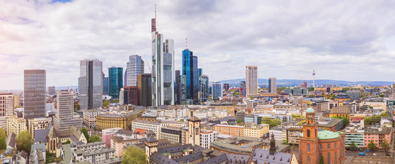 beautiful panorama of frankfurt am main in sunlight - obrazy, fototapety, plakaty