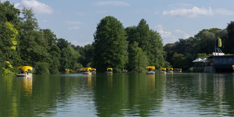 Bootsfahrt im Mannheimer Stadtpark (Luisenpark)