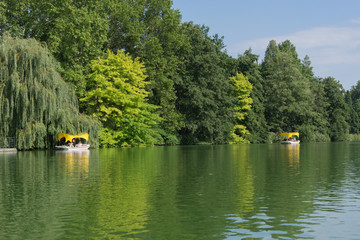Bootsfahrt im Mannheimer Stadtpark (Luisenpark)