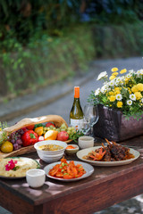 A set of dishes for a party in the backyard.