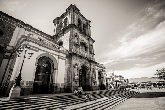 catedral de ciudad guzman jalisco en blanco y negro