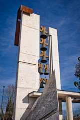 Campanario iglesia moderna