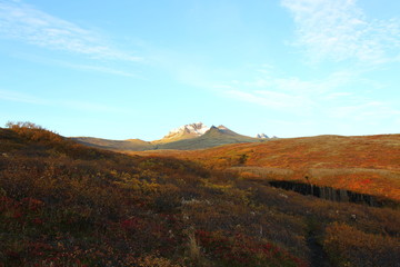 Hochgebirge auf Island mit Blick auf den Gletcher