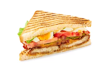 Selbstklebende Fototapeten Scheibe saftiges Club-Sandwich auf weiß © robertsre